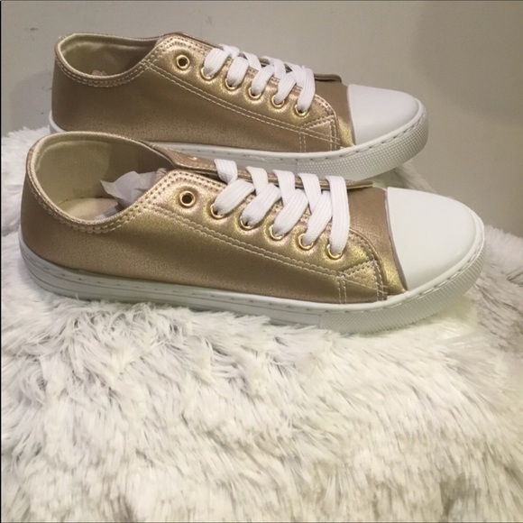 QUPID size 6 gold sneakers new in box - Picture 2 of 8
